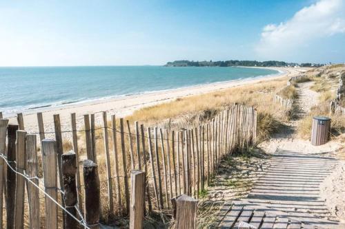 Maison en pierre accès pied plage