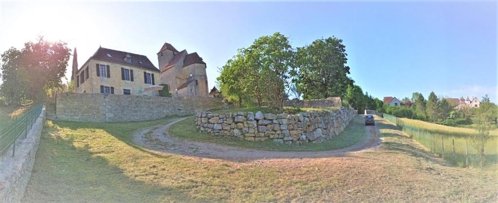 Maison en pierre de taille au cœur du Quercy. 201 Route de la Vallée, 46240 Séniergues