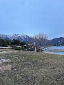 Maison entre lac et montagne
