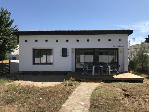 Maison face accès plage, 4 Chambres, 11 personnes