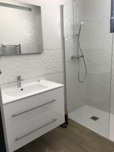 Maison face accès plage, 4 Chambres, 11 personnes