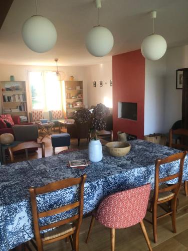 Maison familiale au calme/5 chambres/Grand jardin