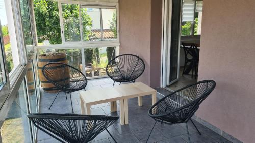 Maison familiale avec jardin clos et barbecue