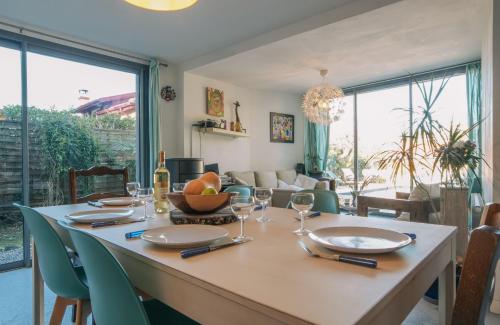 Maison familiale avec piscine à 600m de la plage