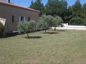 Maison familiale avec piscine privée au coeur du Luberon, en campagne du village de Cabrières d'Avignon proche de Gordes, 12 personnes, LS2-303 FENIERO