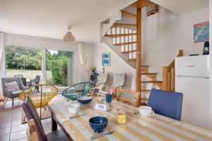 Maison familiale avec un grand jardin a Arzon