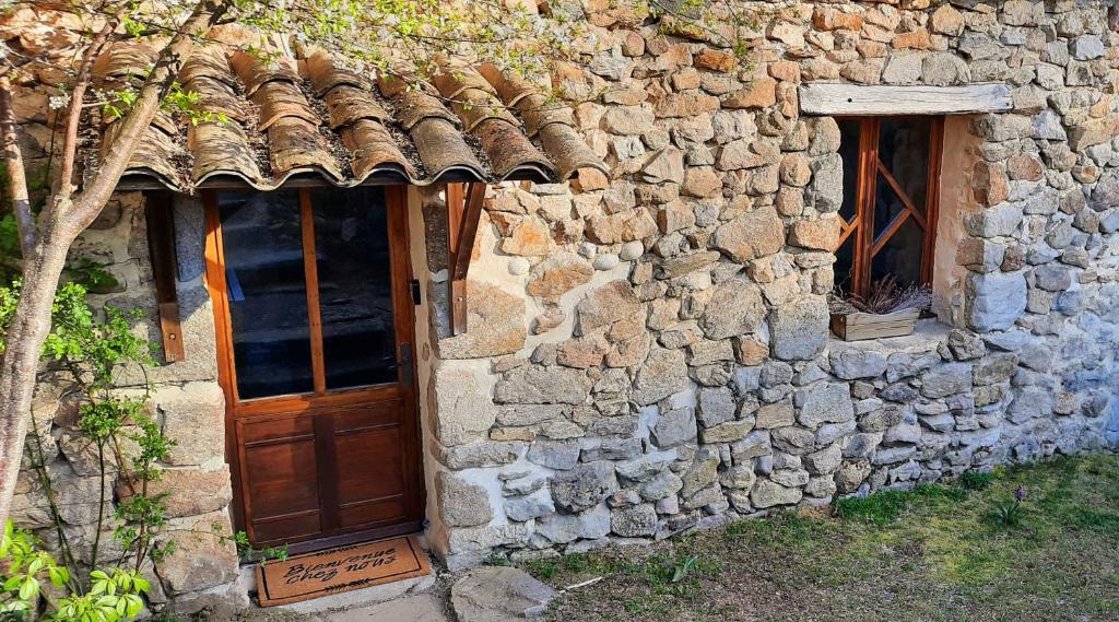 Maison familiale chaleureuse idéalement située Chiat, 07240 Silhac