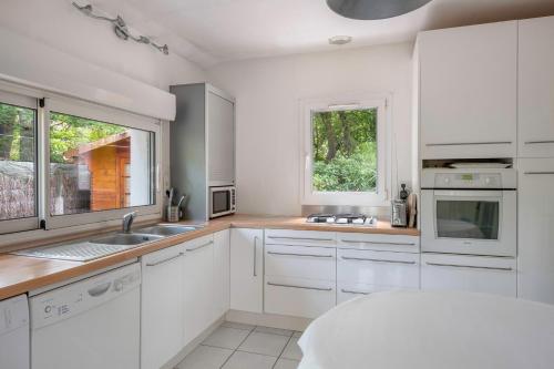 Maison familiale dans les pins a 300 m de la Plage