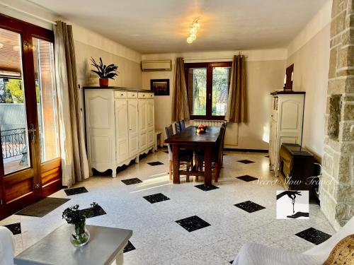 Maison familiale, piscine & jardin privée