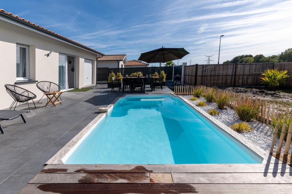 Maison familiale Pont du Gard, terrasse, babyfoot 30210 Vers-Pont-du-Gard