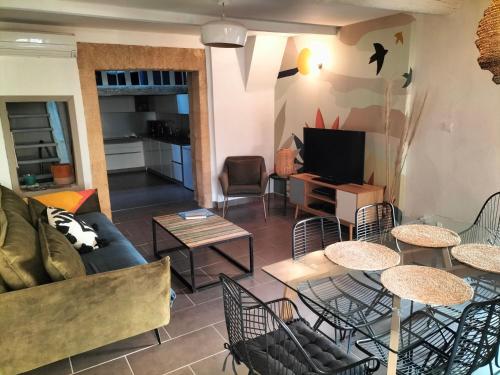 Maison familiale Pont du Gard, terrasse, babyfoot