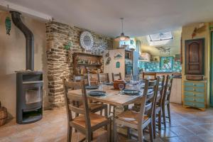 Maison familiale pour 6 personnes atypique et coloree !