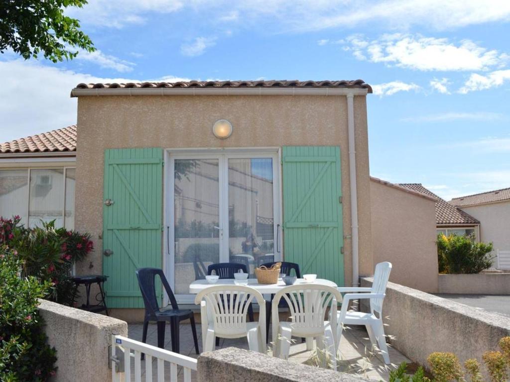 Maison de vacances Maison Fleury-Saint-Pierre-la-Mer, 2 pièces, 6 personnes - FR-1-229D-352 Pavillon NÂ°166 - Rue Christophe Colomb - 11560 Saint Pierre La Mer