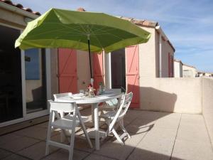 Maison de vacances Maison Fleury-Saint-Pierre-la-Mer, 3 pièces, 6 personnes - FR-1-229D-541 Pavillon NÂ°153 - Rue Christophe Colomb - 11560 Saint Pierre La Mer Languedoc-Roussillon