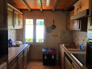 Maison/Gîte familial dans le Jura à 200m du lac avec piscine privée