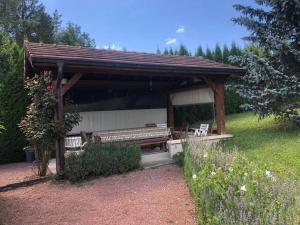 Maison de vacances Maison/Gîte familial dans le Jura à 200m du lac avec piscine privée 2 Rue des Vernois 39130 Marigny Franche-Comté