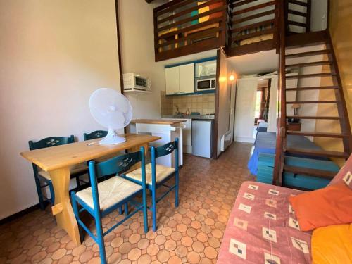 Maison Gruissan, 1 pièce, 4 personnes - FR-1-229-54