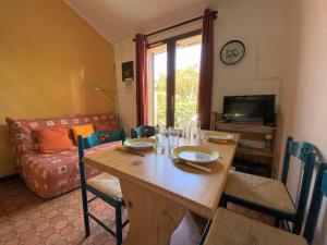Maison Gruissan, 1 pièce, 4 personnes - FR-1-229-54