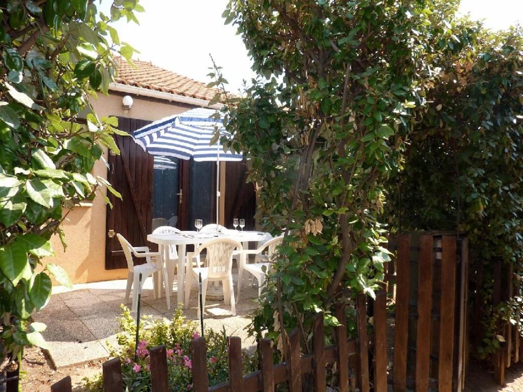 Maison de vacances Maison Gruissan, 2 pièces, 6 personnes - FR-1-409A-19 Rue des Palombes Résidence Les Amandines 11430 Gruissan