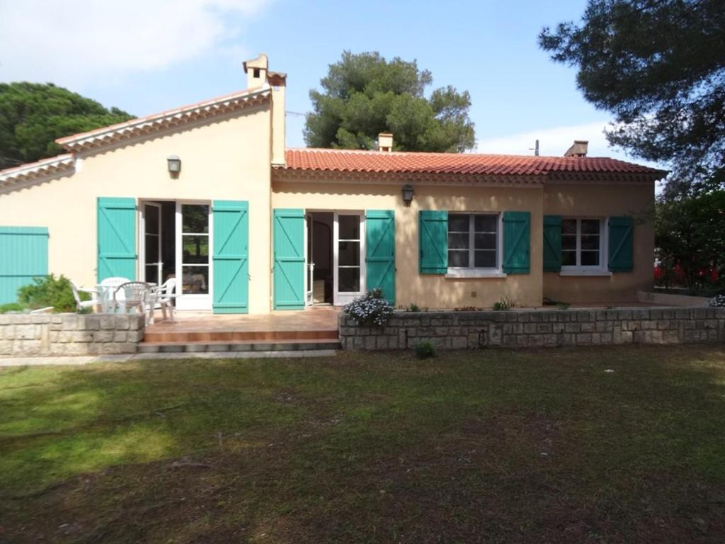 Maison de vacances Maison Hyères, 5 pièces, 8 personnes - FR-1-335-163 9 Allée ChevallierPAUL LES PESQUIERS 83400 Hyères