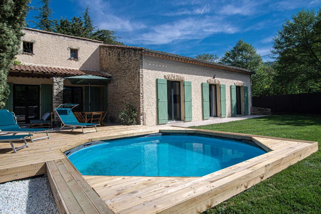 Maison idéale pour les familles avec piscine privée - Fontaine-de-Vaucluse Avenue Robert Garcin, 84800 Fontaine-de-Vaucluse