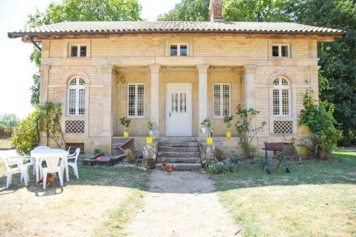 maison jardinier parc château,proche Dijon-Vignes