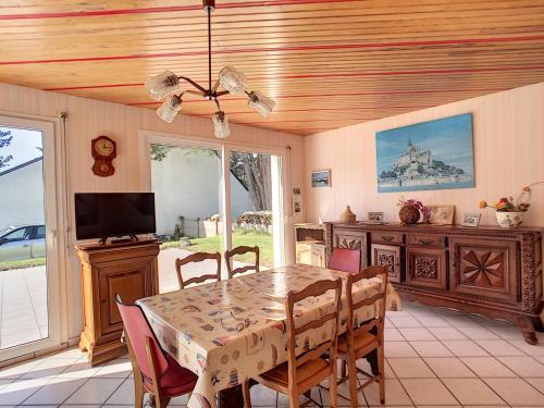 Maison Jullouville, 4 pièces, 8 personnes - FR-1-361-95