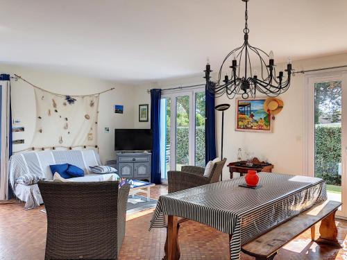 Maison Jullouville, 5 pièces, 7 personnes - FR-1-361-46