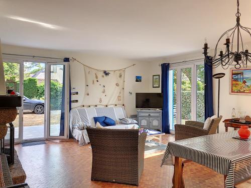 Maison Jullouville, 5 pièces, 7 personnes - FR-1-361-46
