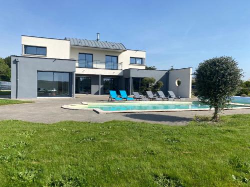 Maison Ker Eden, 260M2, piscine et spa, idéale pour visiter Bretagne