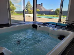 Maison Ker Eden, 260M2, piscine et spa, idéale pour visiter Bretagne