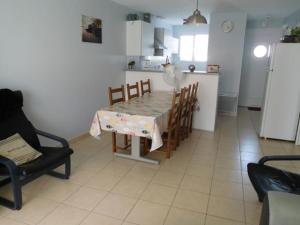 Maison de vacances Maison L'Aiguillon-sur-Mer, 3 pièces, 5 personnes - FR-1-476-84 Rue De L'Ancienne Gare - (En Face Du NÂ°29 )  - 85460 LʼAiguillon-sur-Mer Pays de la Loire