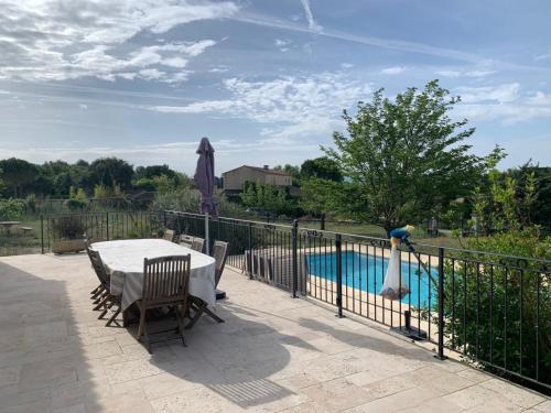 Maison L'Isle-sur-la-Sorgue, 6 pièces, 8 personnes - FR-1-708-1