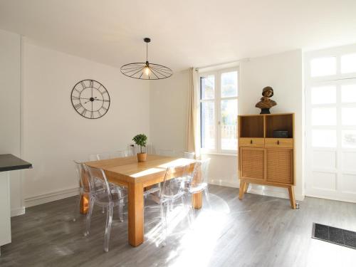 Maison La Bourboule, 5 pièces, 9 personnes - FR-1-608-237