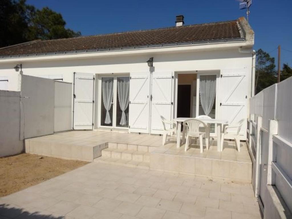 Maison de vacances Maison La Faute-sur-Mer, 3 pièces, 4 personnes - FR-1-476-45 15 Boulevard De La Foret - Logement Droite  - 85460 La Faute-sur-Mer