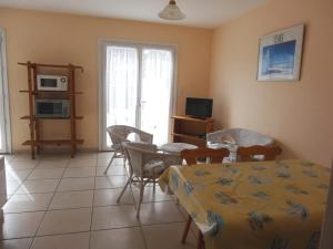 Maison de vacances Maison La Faute-sur-Mer, 3 pièces, 4 personnes - FR-1-476-45 15 Boulevard De La Foret - Logement Droite  - 85460 La Faute-sur-Mer Pays de la Loire