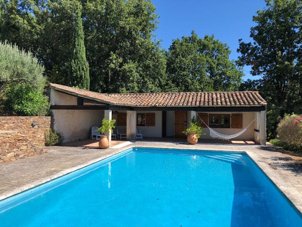 Maison de vacances Maison La Garde-Freinet, 9 pièces, 10 personnes - FR-1-660-11 505 Chemin des Seignerolles 83680 La Garde-Freinet