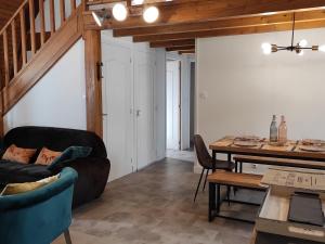 Maison La Tour-d'Auvergne, 4 pièces, 6 personnes - FR-1-667-20