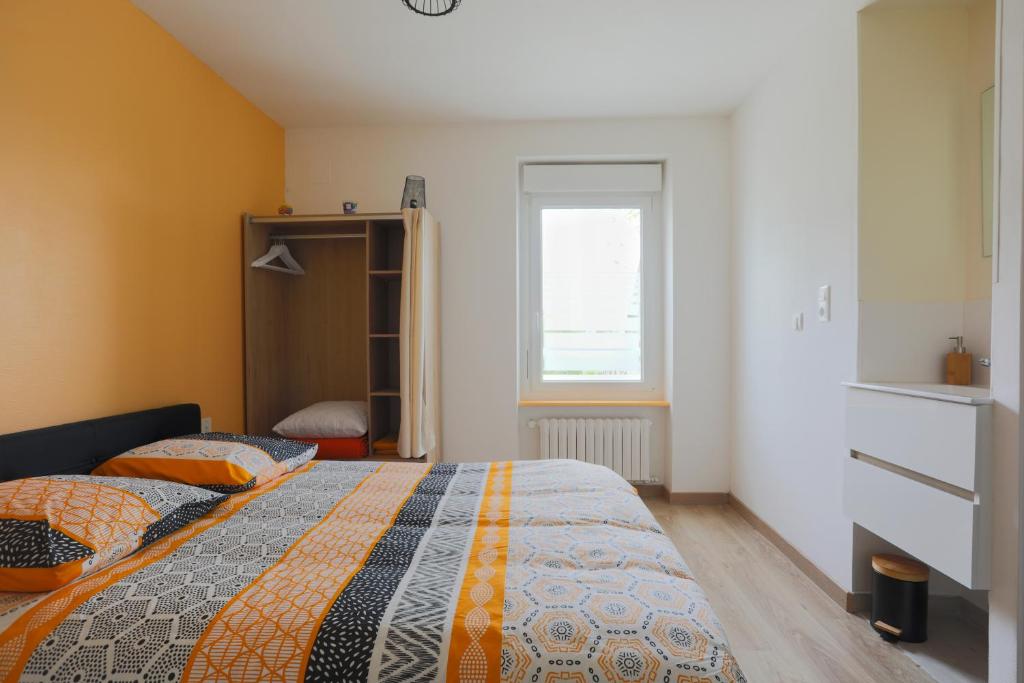Maison La Tour-d'Auvergne, 8 pièces, 8 personnes - FR-1-667-28