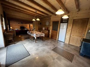 Maison La Tour-d'Auvergne, 8 pièces, 8 personnes - FR-1-667-28