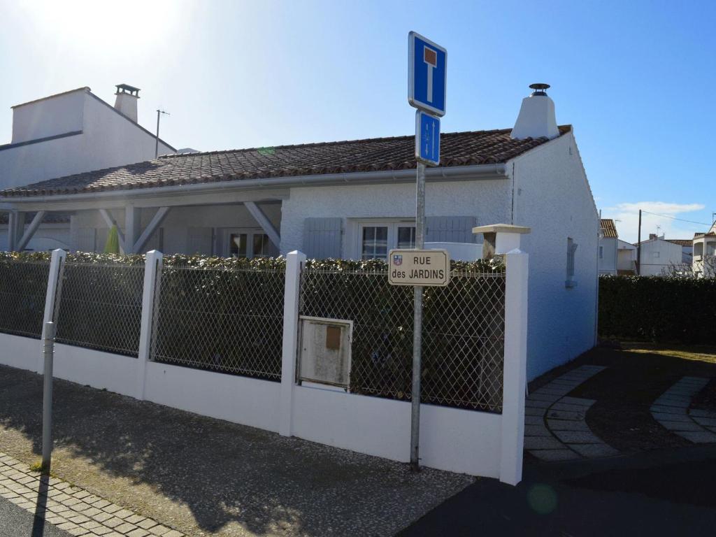 Maison de vacances Maison La Tranche-sur-Mer, 3 pièces, 6 personnes - FR-1-22-251 15 Rue Des Jardins -  - 85360 La Tranche-sur-Mer