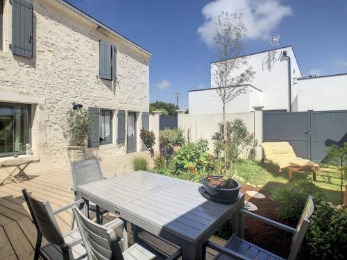 Maison Lagord, 4 pièces, 4 personnes - FR-1-710-14