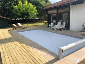 Maison landaise moderne piscine chauffée spa