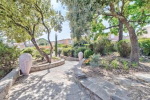 Maison Laura Charming house with swimming pool and Garden