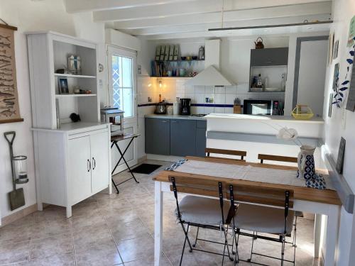 Maison Le Palais, 2 pièces, 4 personnes - FR-1-418-196