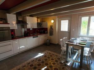 Maison Le Palais, 4 pièces, 5 personnes - FR-1-418-77