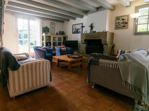 Maison Le Palais, 4 pièces, 6 personnes - FR-1-418-15