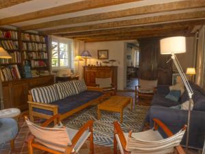 Maison Le Palais, 9 pièces, 14 personnes - FR-1-418-22