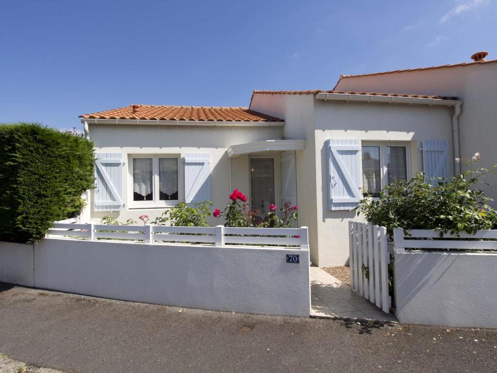 Maison de vacances Maison Les Sables-d'Olonne, 3 pièces, 4 personnes - FR-1-92-678 70 Rue Du Hameau Des Pins -  - 85180 La Pironnière