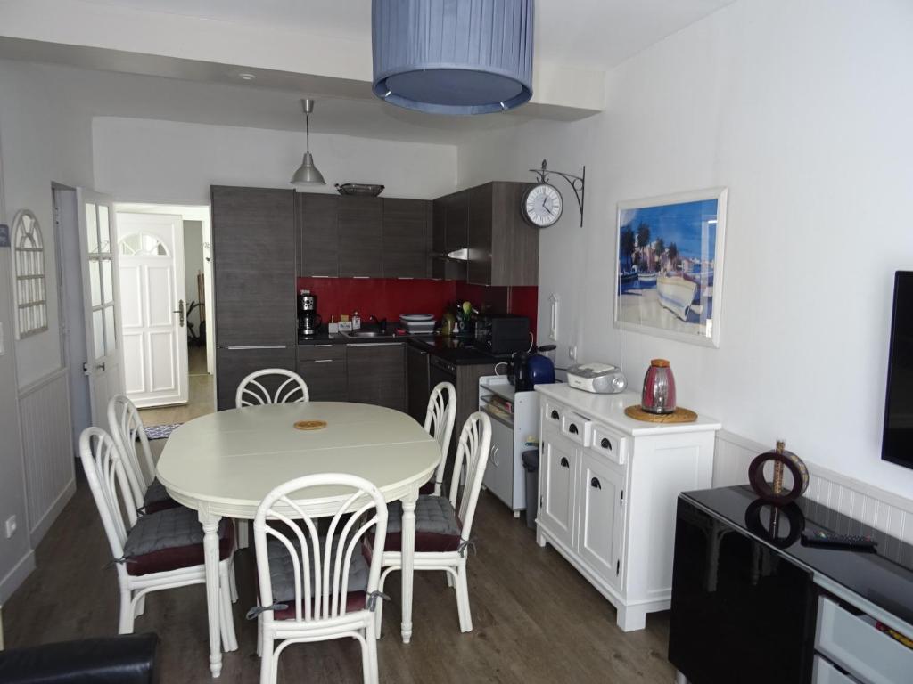 Maison de vacances Maison Les Sables-d'Olonne, 4 pièces, 6 personnes - FR-1-92-892 82 Rue Beauséjour 85100 Les Sables dʼOlonne